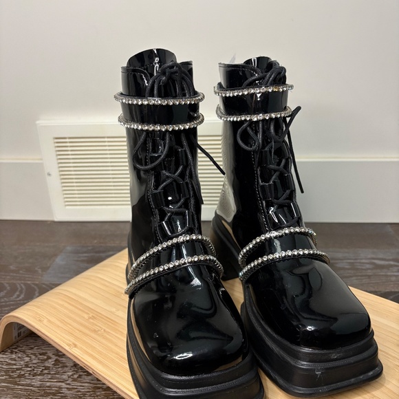 Patent Lug boots - Picture 2 of 8